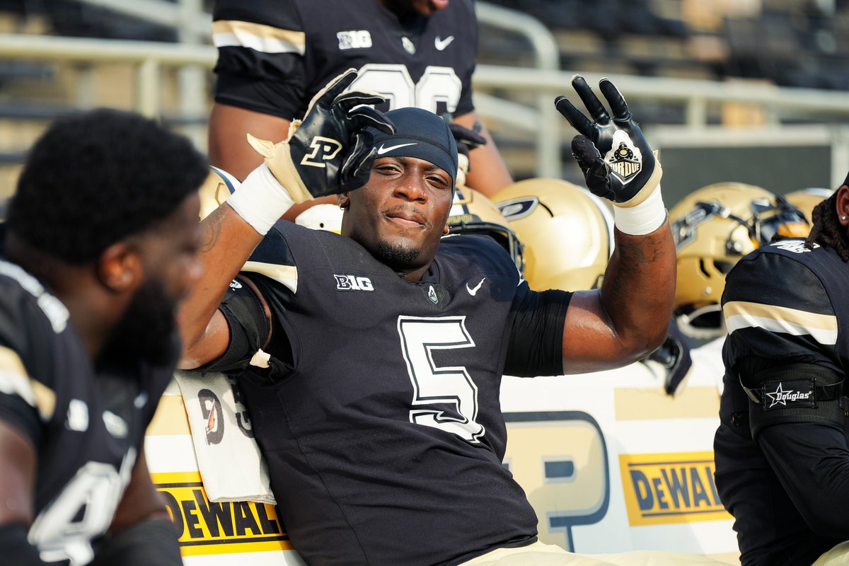 BoilerFootball's tweet photo. Taking root in the upgraded digs

1 more week till football. https://t.co/DuaMc2aWeQ