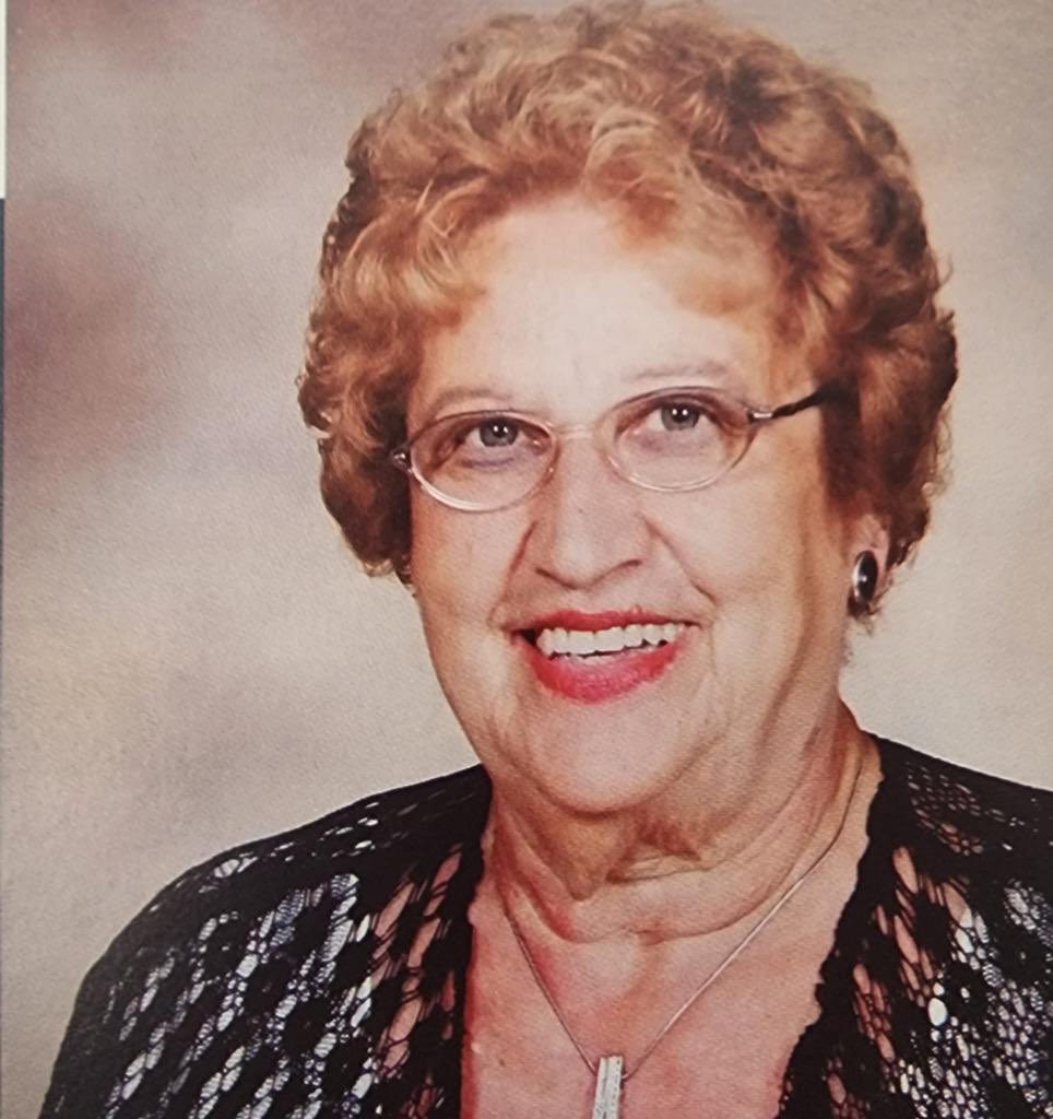 AcfoDp's tweet photo. Mme Rita Lacroix quitte la scène mais ses  très nombreux accomplissements restent!  L’ACFO-DP salue sa contribution exceptionnelle en faveur des communautés francophones. https://t.co/cKysgfnGY1