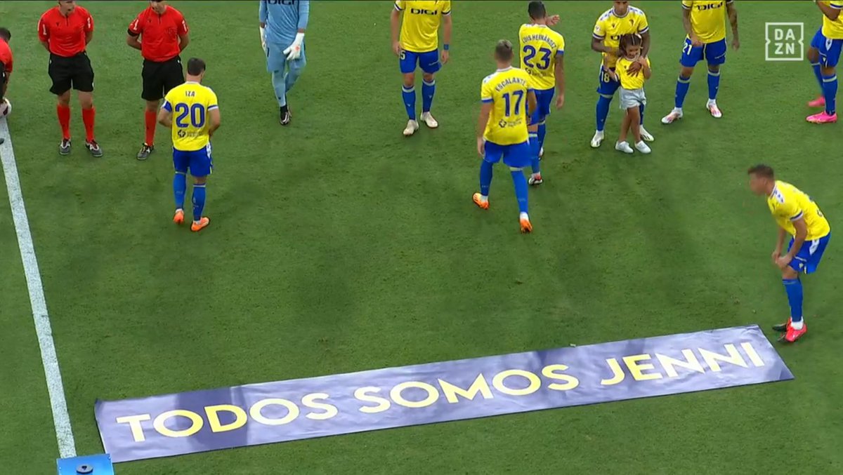 mikirockero's tweet photo. Orgulloso de haber nacido en esta bendita provincia. ¡Ese Cadi, oe! #CádizCF #TodosSomosJenni https://t.co/ZWLZPJS1oK