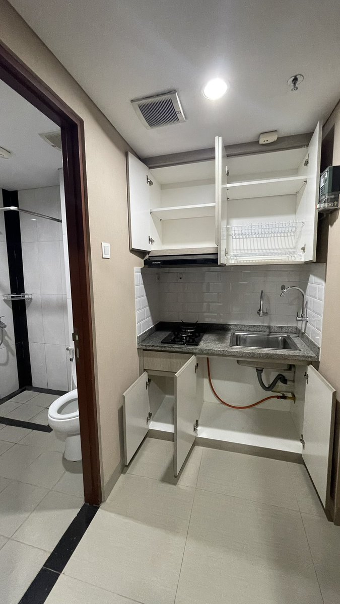 farhanidjamal's tweet photo. #lapakcot (DIJUAL) Apartemen Pribadi |Grand Kamala Lagoon Bekasi | 1 BR, 30sqm | Fully Furnished | lantai 3, nomor cantik |Akses Langsung ke Mall | View kolam renang +⛰️ Salak | Minat hubungi saya di 0878-8883-2692 (Whatsapp only) #jualapartemen #jualapartemenGKL #apartemenbekasi https://t.co/ydOuKOHyzS