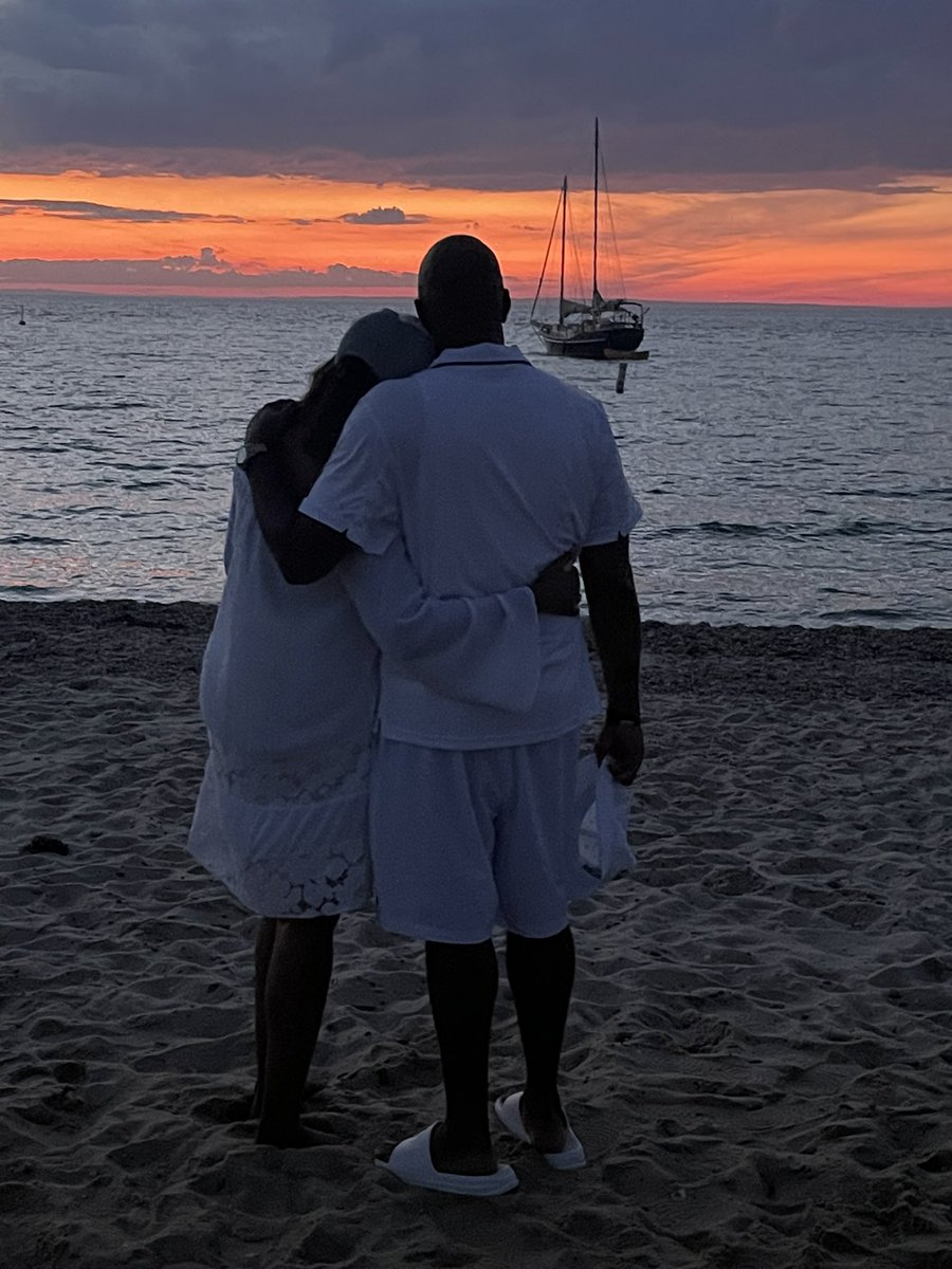 Please go to Amazon &amp; support Jada Davis who was a great friend to Cyd. 'Thank You for Painting the Sky' details stages of grief through poetry &amp; experiences. She also took this beautiful pic of Cyd. We hosted a vigil for Cyd &amp; the sky was beautiful. #C2BG4C #cydonmymind #LLC💚