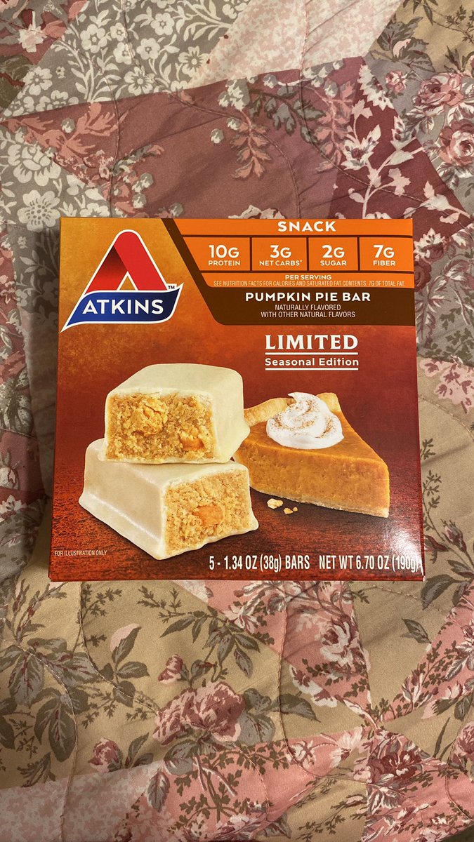 Diabetics rejoice! Fall has arrived for us too. Look what I found while grocery shopping this morning.  Thank you #Atkins 😋
#yummysnack #diabeticfriendly