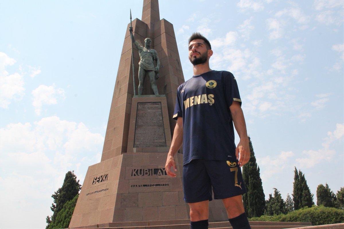 📸2023-2024 sezonunda terleteceğimiz yeni formalarımız 💛💙