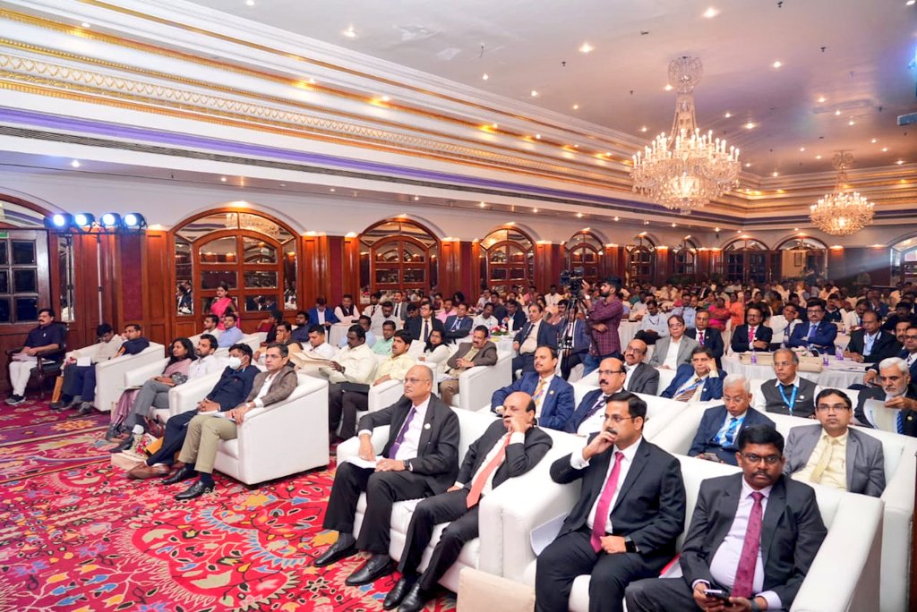 cdmatelangana's tweet image. Attended the South Zone Review of #Svanidhi by Hon’ble MoS for Finance @DrBhagwatKarad &amp;amp; JS @MoHUA_India in Bangalore.

Telangana&apos;s performance was appreciated with respect to #streetvendor loans disbursal &amp;amp; their digital onboarding through cashless #UPI.
@KTRBRS
@arvindkumar_ias