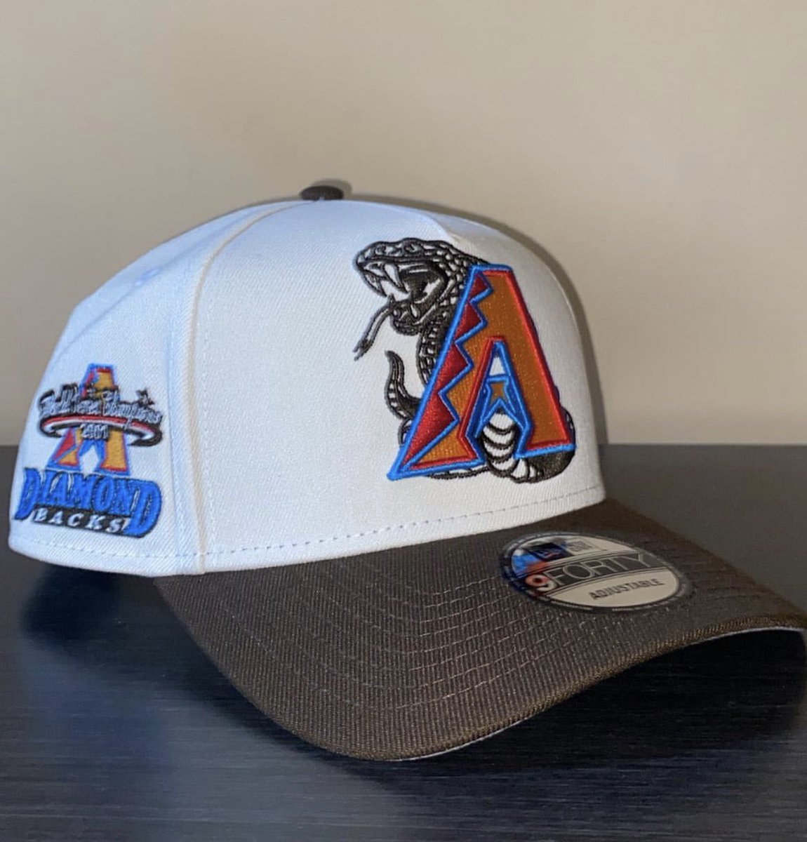 Luisgallego19's tweet photo. Raza, dos camaradas y yo andamos vendiendo gorras bajo pedido en 2 pagos, por si a alguien le interesa y si nos pueden apoyar dando Rt y siguiendo la página en insta estaría a todísima madre https://t.co/DKnF3jY98V