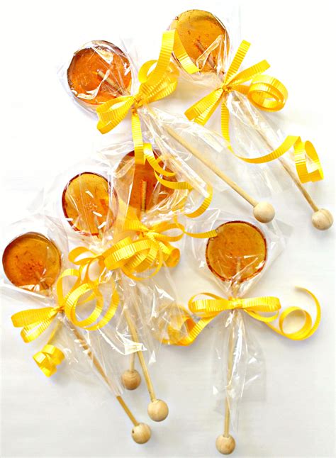 GingKingfisher's tweet photo. Only contribution to #InanimateSweetsAU is thinking abt silver as a honey lollipop and knife as one of these lollipops from france that I love https://t.co/GjNUCI1W23