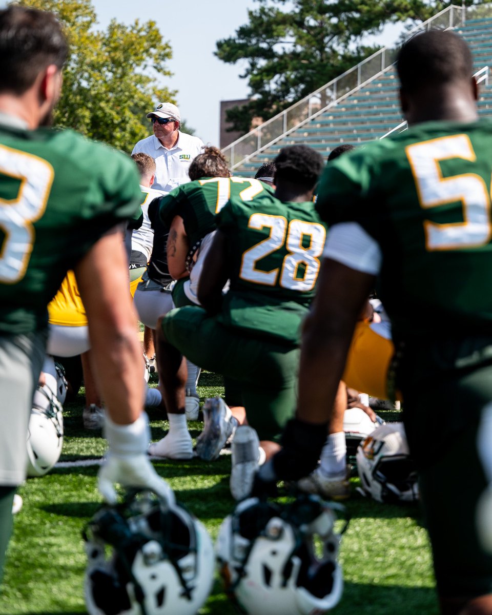 LionUpFootball's tweet image. 1 Week! 

#LionUp | #WeBelieve