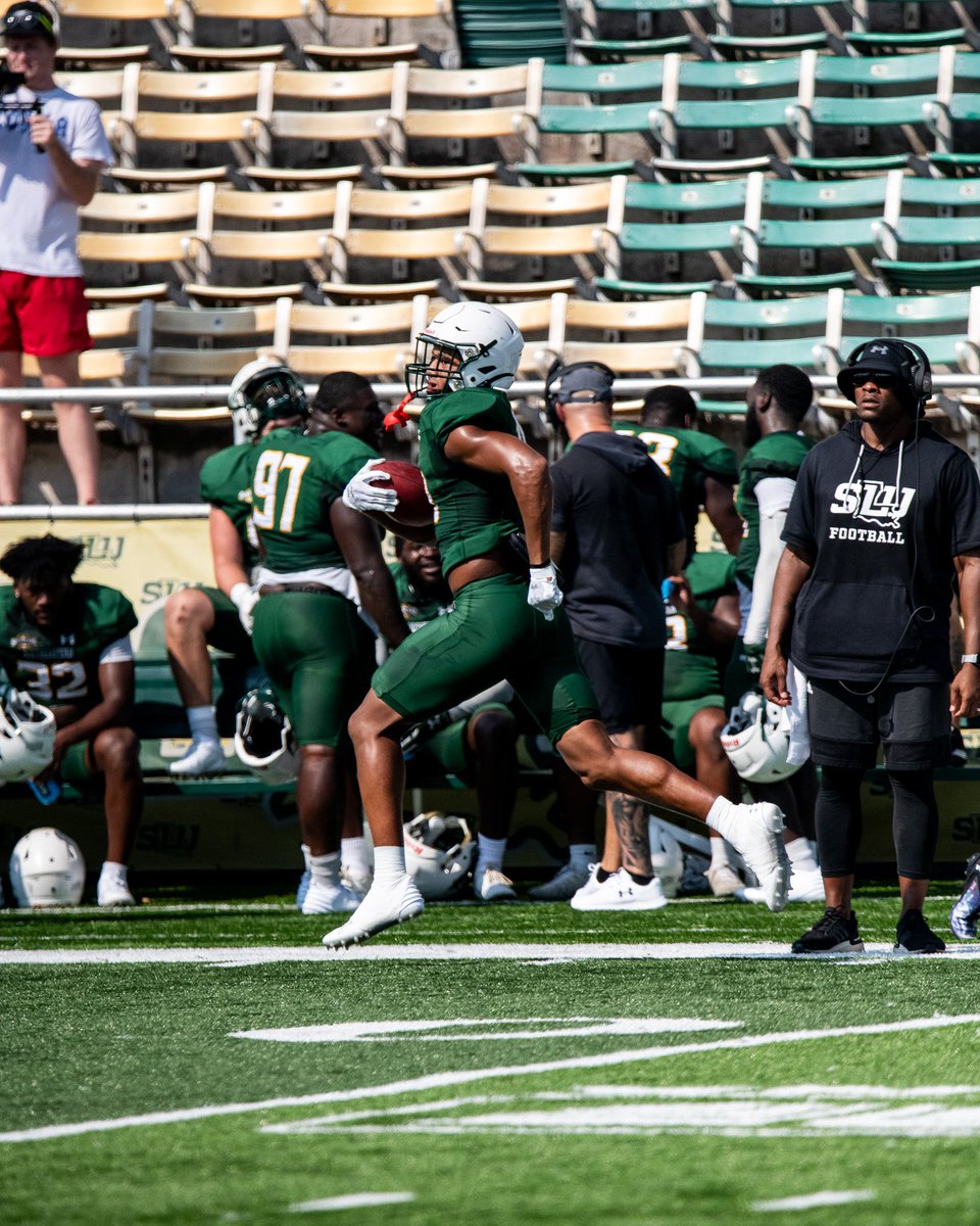 LionUpFootball's tweet image. 1 Week! 

#LionUp | #WeBelieve