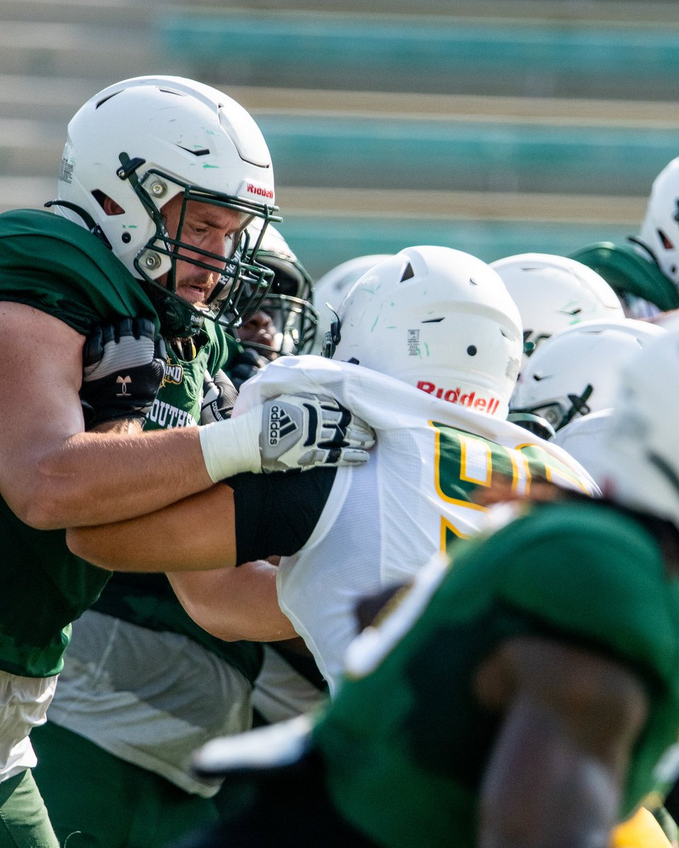 LionUpFootball's tweet image. 1 Week! 

#LionUp | #WeBelieve