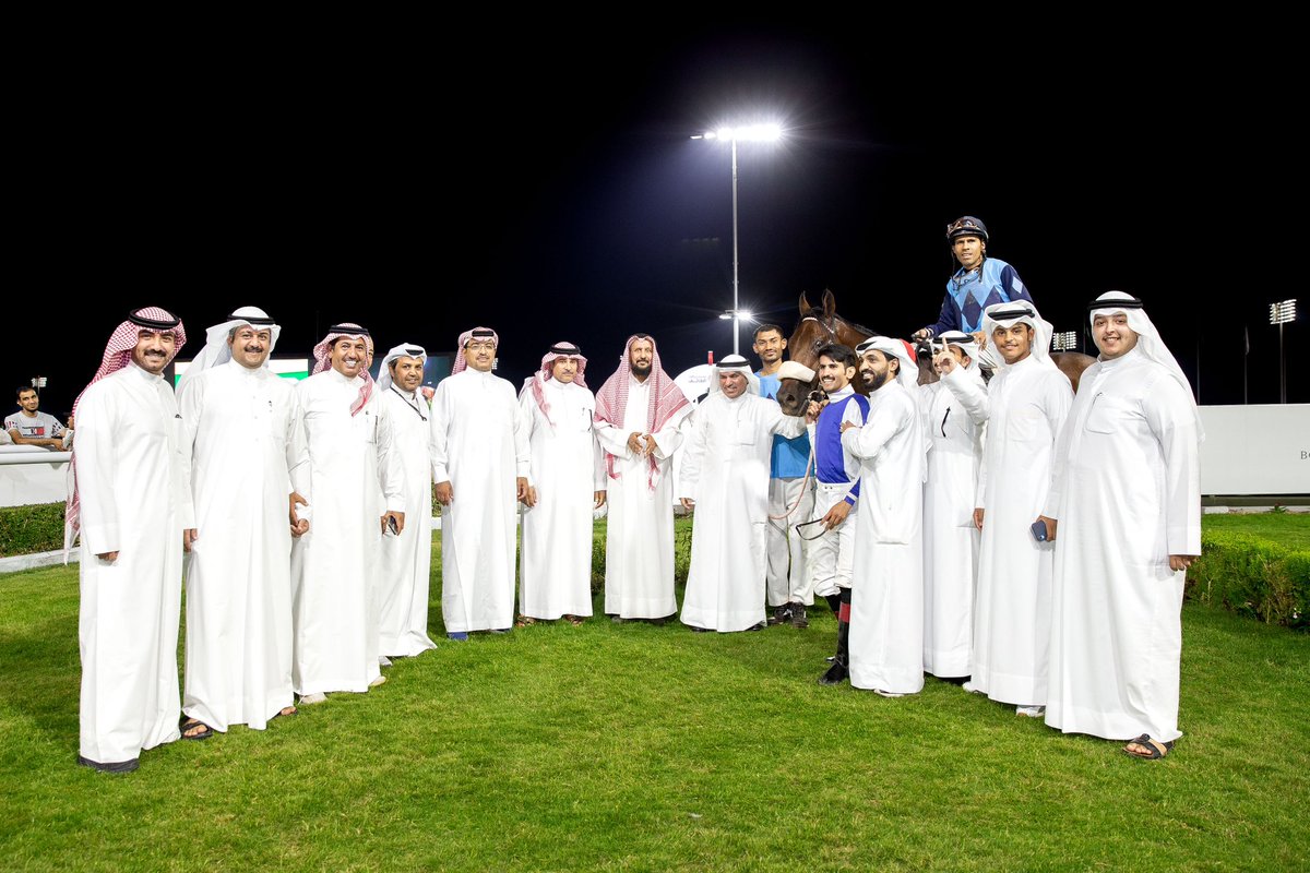 horsesnewsnet's tweet photo. #موسم_سباقات_الطائف 
#الحفل_36 
#الشوط_8
الفائز: المارموم قيت ابن ARROGATE 
المالك: نايف عقيل دغيم المطيري 
المدرب: بدن السبيعي 
الخيال: كاميلو اوسبينا 
المسافة: 2400 م 
الزمن: 2:42.70 
#صحيفة_الفروسية https://t.co/gDdb4DCbJk