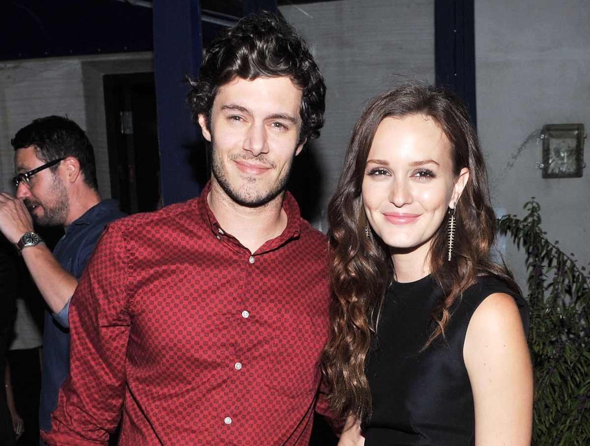 Iperborea_'s tweet photo. Adam Brody e Leighton Meester si sono conosciuti nel 2011 sul set di “Scusa ma mi piace tuo padre”. Attualmente sono sposati e hanno due figli. Hanno raccontato che nella loro famiglia esiste il “Seth e Blair day”: ogni anno, per un giorno intero, fingono di essere Seth e Blair https://t.co/6qBCB3MT6I