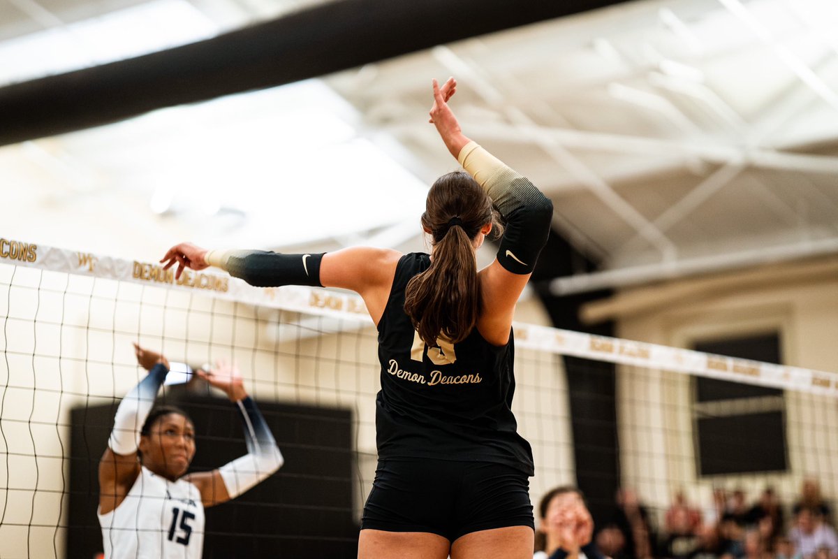 WakeVolleyball's tweet photo. Led everyone w/ 16 kills to start off her #sophomoreszn last night 🤌
Paige being Paige 😴
@paigecraw13 | #GoDeacs 🎩
#NCAAWVB https://t.co/7qePpHYHtr