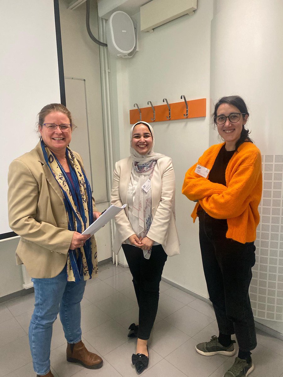 GhadeerHussein_'s tweet photo. Had the pleasure to present my research in the migration panel along with @joshkawessels &amp; @ezgiirgil at the @swemena 2nd annual conference. Such a pleasure to attend SWEMENA for the 2nd time and contribute to the Sweden/MENA dialogue. 
@CMES_LUND @UISweden @GLD_Gothenburg https://t.co/llOHLEBtBw