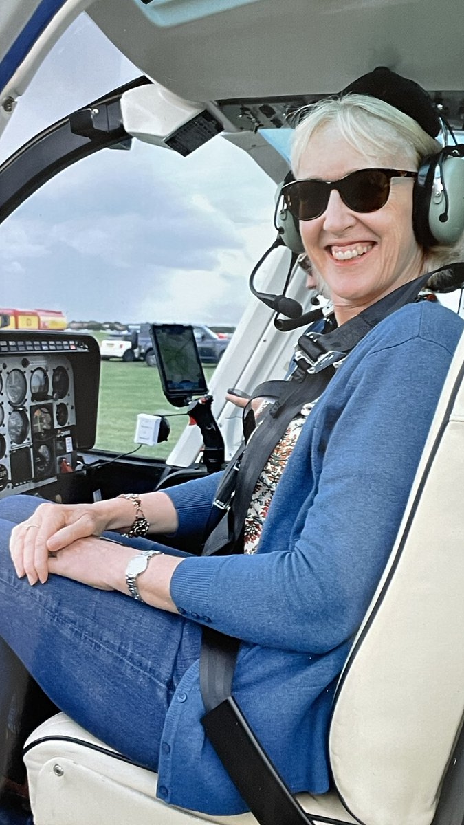 FlowCommsAdvice's tweet image. Such a joy to start ticking lines off my bucket list 🚁 😄 Oh the views over #Chichester harbour ❤️