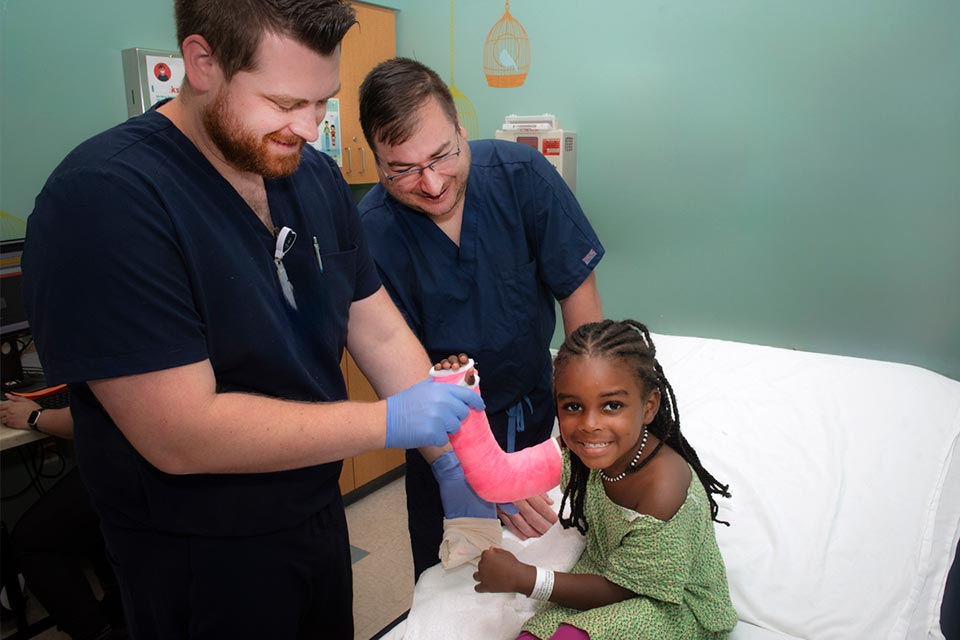 shrinershosp's tweet photo. Recovering from a broken bone can dampen a child’s spirits any time of year, but it can be a real bummer in the summer. Shriners Children’s New England has tips for surviving summer in a cast. https://t.co/ZWbnBf1Jkl
#fracture #cast #summer #CastCare #orthopedics https://t.co/0NHomW01LU