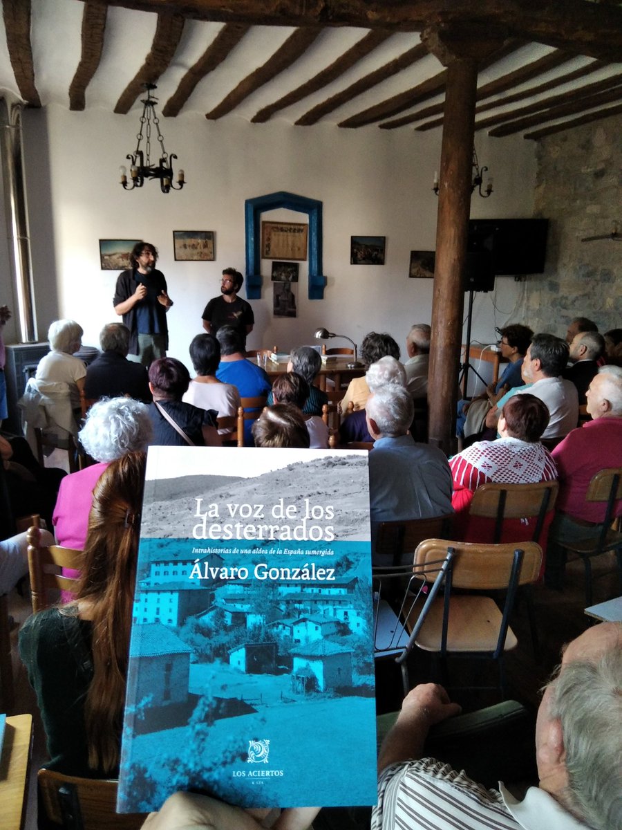 los_aciertos's tweet photo. 🛑 «La Rioja sumergida», con Álvaro González y su libro de 'La voz de los desterrados', en Aula de Aulagas de Trevijano, La Rioja.
📚
La voz de los desterrados
Intrahistorias de una aldea de la España sumergida
Álvaro González
https://t.co/9QwSAgQP0S https://t.co/yVtwSnWqC8