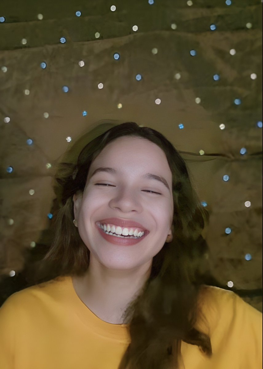 Yo?  Yo fan número 1 de la sonrisa de <a href="/Angiefloreshn/">Angie Flores 💙🎶💜</a> 💖. 
Hilo pequeñito de su sonrisa: