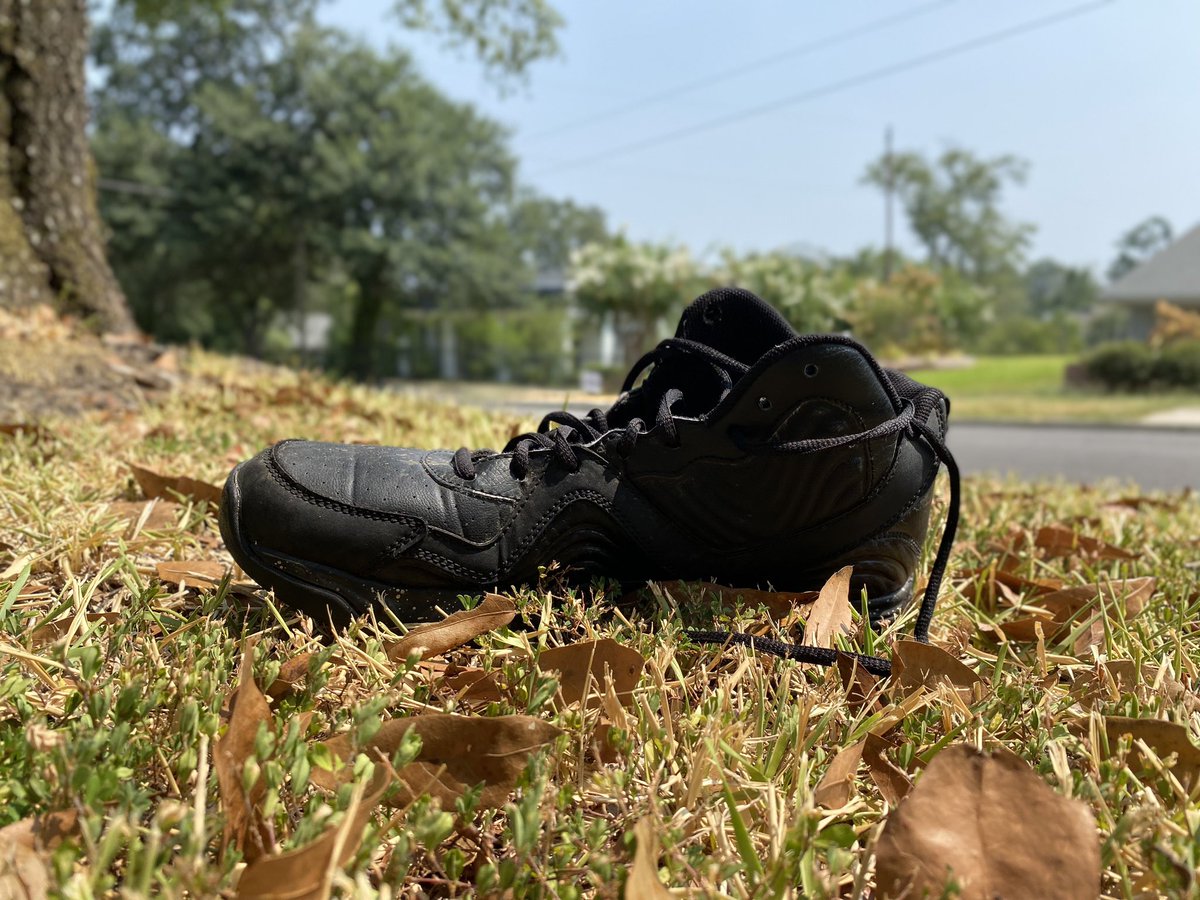 Chad_Edwardz's tweet image. It’s always just one shoe or rather a most sole 
8.26.23
Laurel, MS

#iliveinlaurel #alwaysjustineshoe #oneshoe