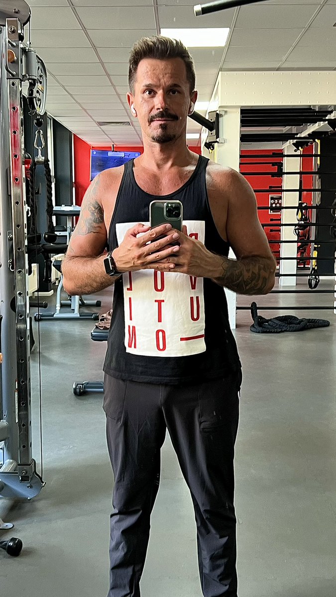 6 Monate Training machen was aus !! 👍👍👌👌 
#Training #Muskelaufbau #gym #gymmotivation #fitnessaddict