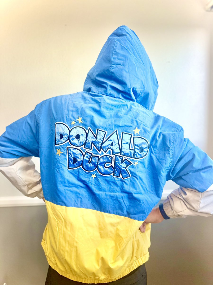 johnnymetro's tweet photo. Feeling quacky in this Donald Duck windbreaker from @BoxLunchGifts #disney100 #donaldduck #BLsponsored https://t.co/KFy0u7Fs9t