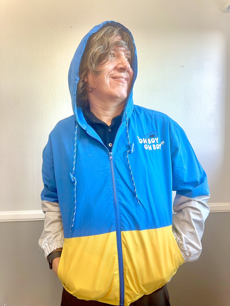 johnnymetro's tweet photo. Feeling quacky in this Donald Duck windbreaker from @BoxLunchGifts #disney100 #donaldduck #BLsponsored https://t.co/KFy0u7Fs9t