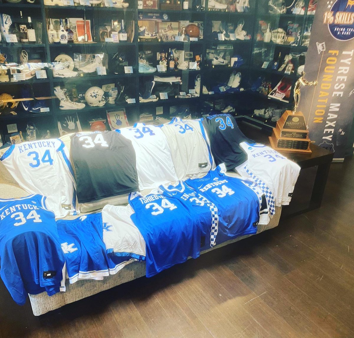 KentuckyCards tweet media