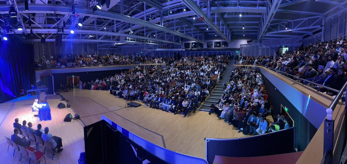 MinhajSistersUK's tweet photo. Al-hidayah 2023 is well underway at Warwick University where participants from all over the UK &amp; the world are benefitting from the company of  Shaykh-ul-Islam Dr Muhammad @TahirulQadri &amp; gaining indispensable knowledge on how to strengthen their faith &amp; relationship with Allah. https://t.co/klczt73xWg