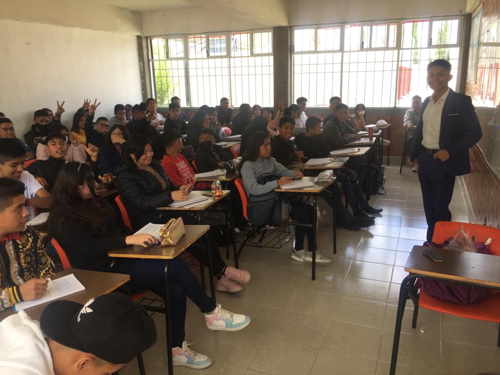 CBTNo2Next's tweet photo. El CBT No. 2 Nextlalpan se honra con la destacada participación de nuestro distinguido egresado ; Erik Amir Zepeda Becerril y actual estudiante de la Universidad Tecnológica de Tecámac. Con la ponencia "Construyendo tu Futuro Profesional" dirigida a nuestros jóvenes estudiantes. https://t.co/m86b9Aj2us