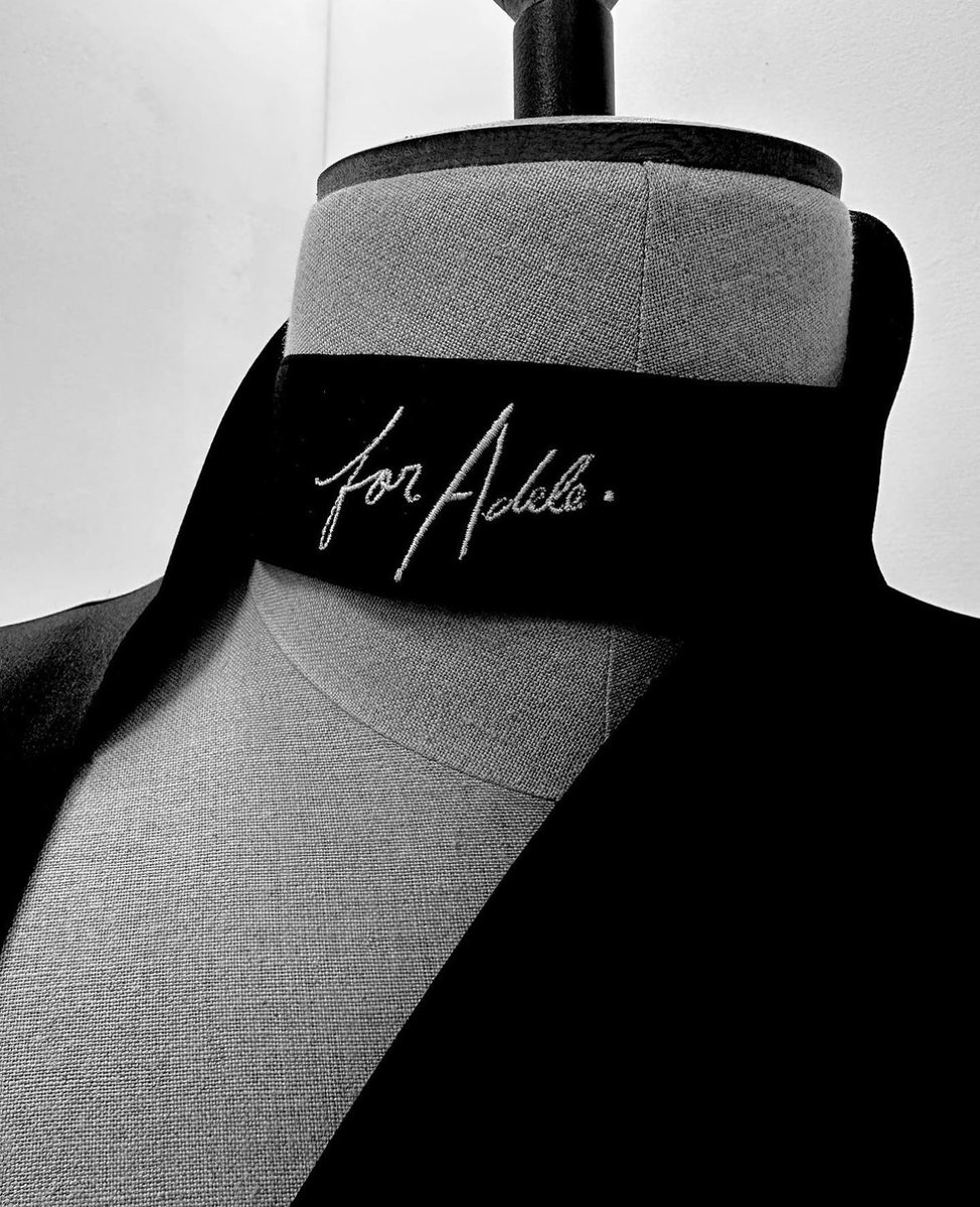 adeleworethat's tweet image. 25|8|23 Weekend 24

I used to pray for times like this 😭
Adele wears custom Robert Wun “Rain Fall Gown” made out of 15,000 hand embroidered @swarovski clear crystals recreating a rainfall.

#WeekendsWithAdele