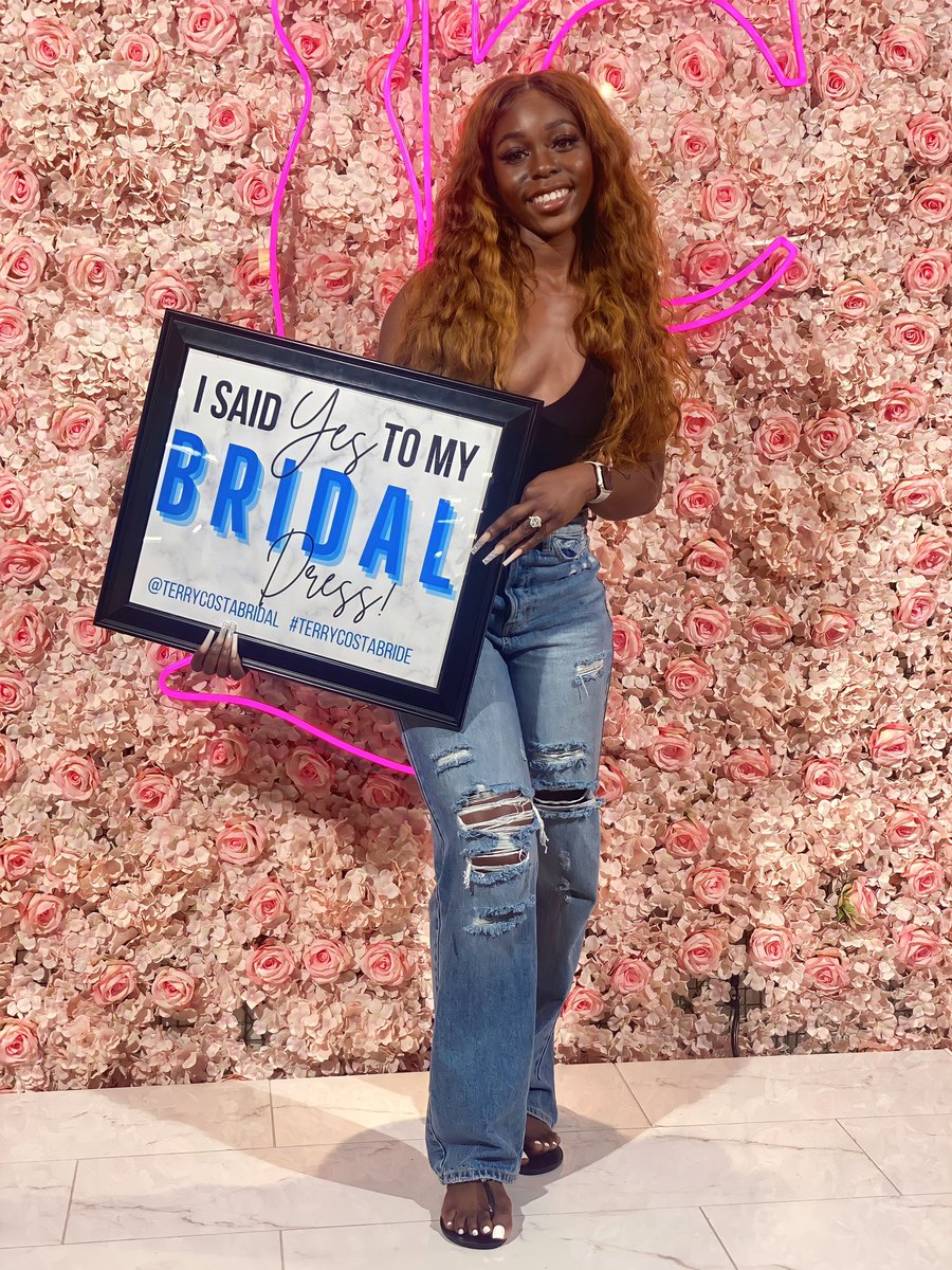 JayLaShayy's tweet photo. Another Easy Yes👰🏾♀️💍
#isaidyestothedress #terrycosta #dallasbride #engaged #weddingdress #TacklingTanner https://t.co/Bgkfm9mxrB