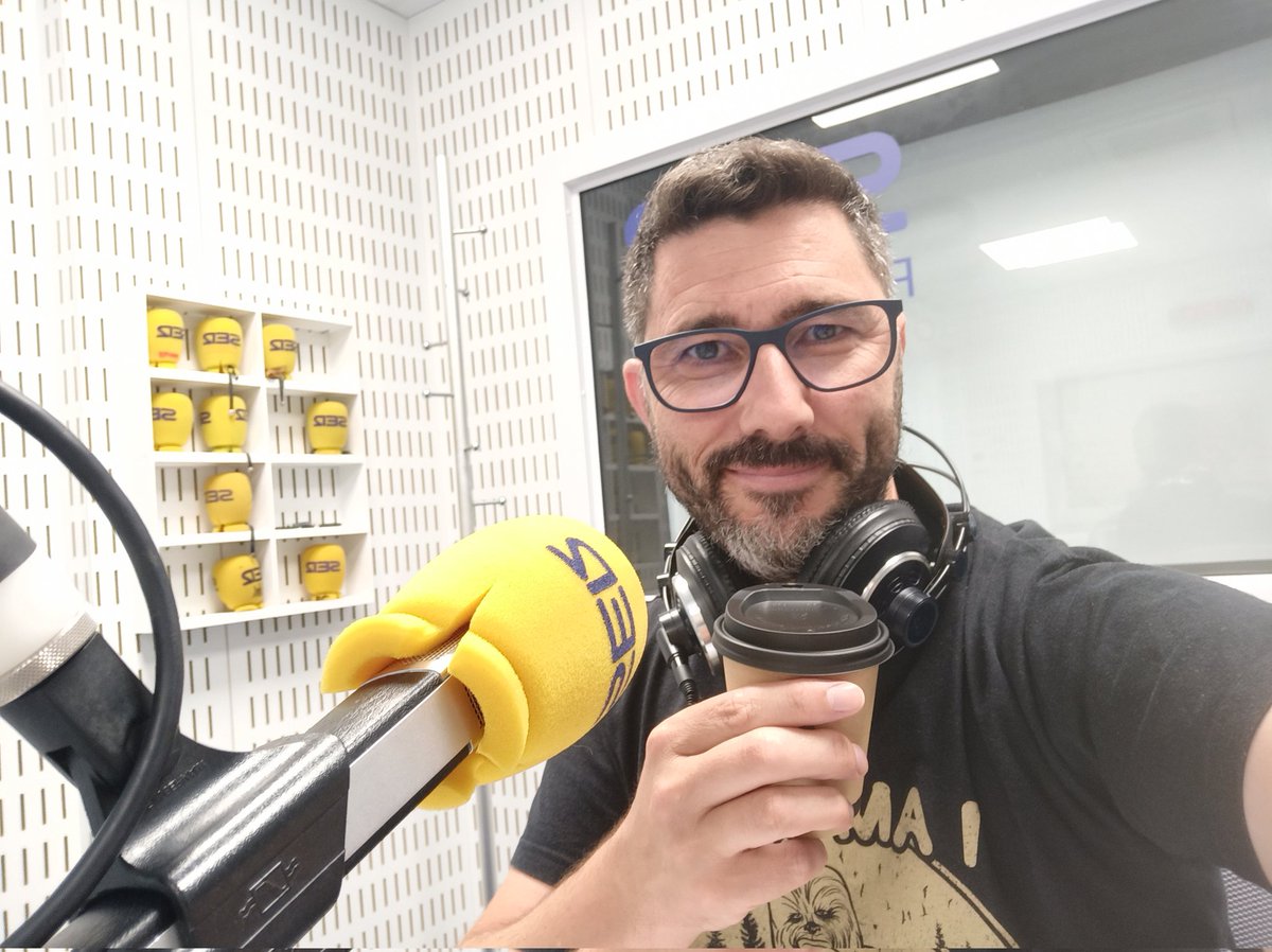 Un cafeiño antes de empezar a tempada do ascenso en Carrusel Deportivo Coruña. Ás 20h. arrancamos en <a href="/RadioCoruna/">Radio Coruña Cadena SER</a> cos compis de <a href="/CorunaDeportiva/">Coruña Deportiva</a>