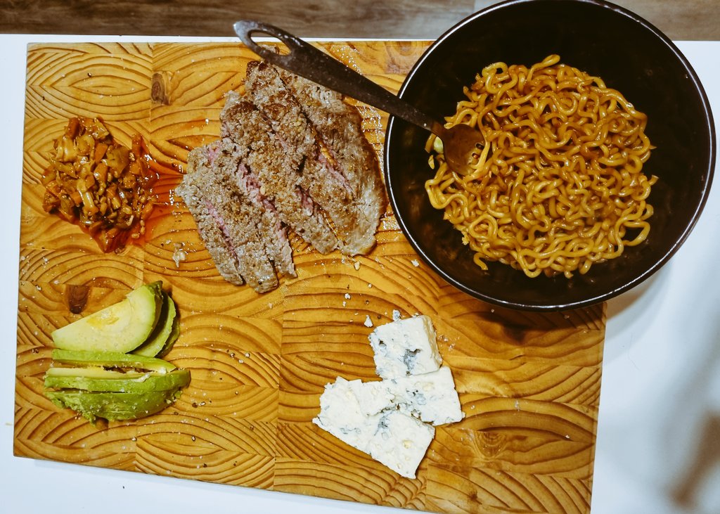 TheloneWolfttv's tweet photo. Dinner ! #trending #ramen #fillet #bluecheese #atchar #avo first meal of the day 😋 worth the wait ✋️ https://t.co/zkyXekKpaL