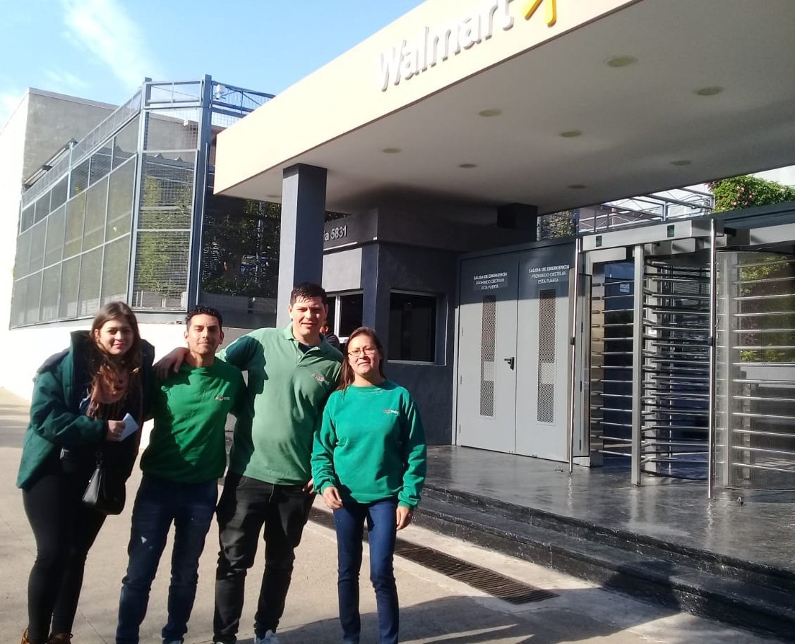 CTAABuenosAires's tweet photo. #SectorPrivado #Triunfo del #SITRAM en #Moreno
La compañera Olga
Aguilera vuelve a su puesto de trabajo el 28 de agosto. El Sindicato de Trabajadoras y Trabajadores de Actividades Mercantiles anunció que continúan gestiones para reincorporar al resto de los despedidos. https://t.co/ODDFcvKQQg