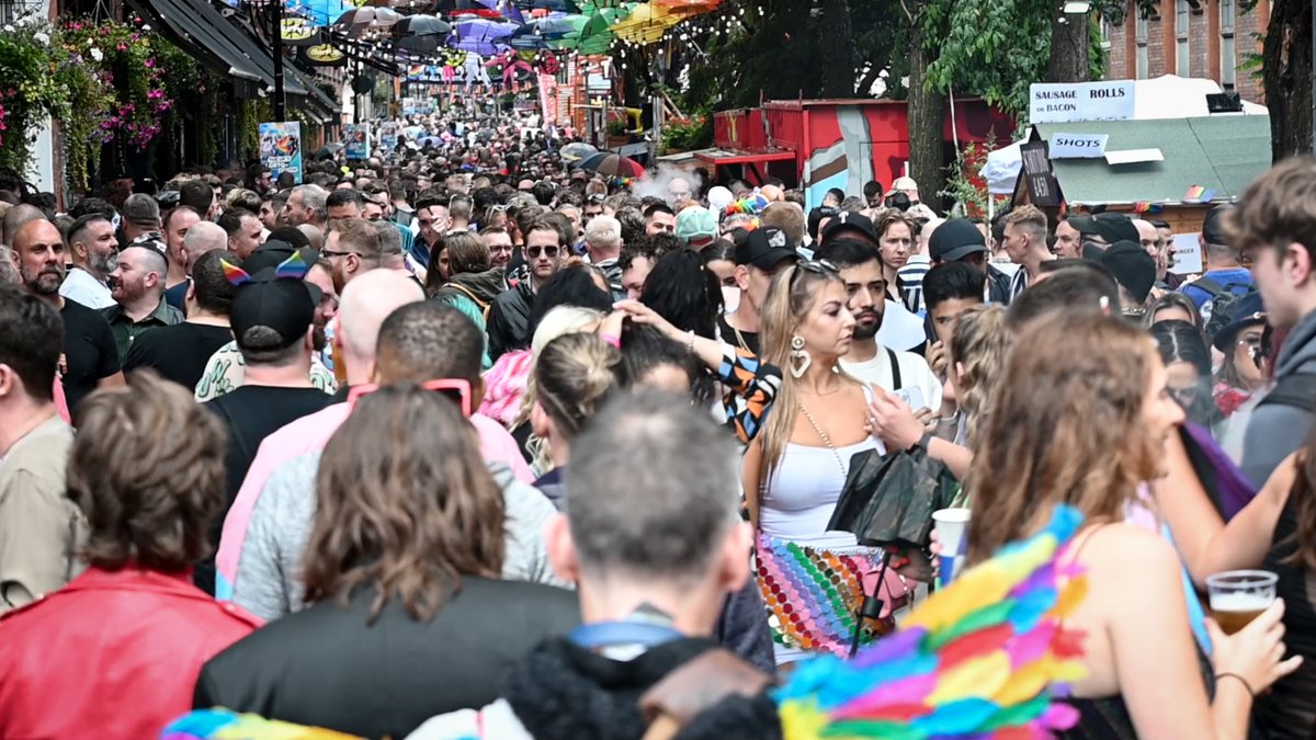 KinkKapture's tweet photo. So pleased to do the vidoegraphy at Pride Manchester today with my son and bus partner Jack
Great atmosphere loads of fun
#pride #pridemanchester #eventvideography #eventvideographers https://t.co/YjWWeIa7CA