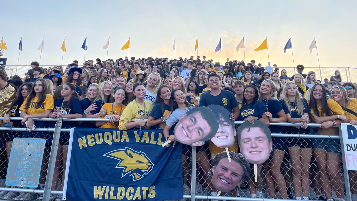 lancefuhrer's tweet photo. Friday Nights are back and the Wildcats brought the energy and spirit. https://t.co/X8BNY84dNn
