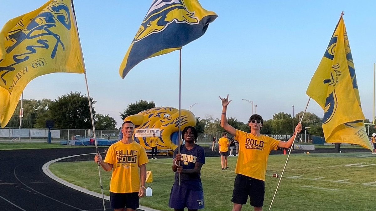 lancefuhrer's tweet photo. Friday Nights are back and the Wildcats brought the energy and spirit. https://t.co/X8BNY84dNn