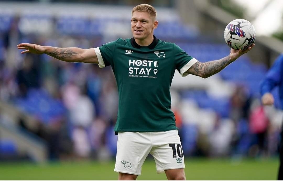 IanGreg18340209's tweet photo. Without getting carried away, surely this how you replace a 25 goals a season striker? https://t.co/xC2HzNjoMQ