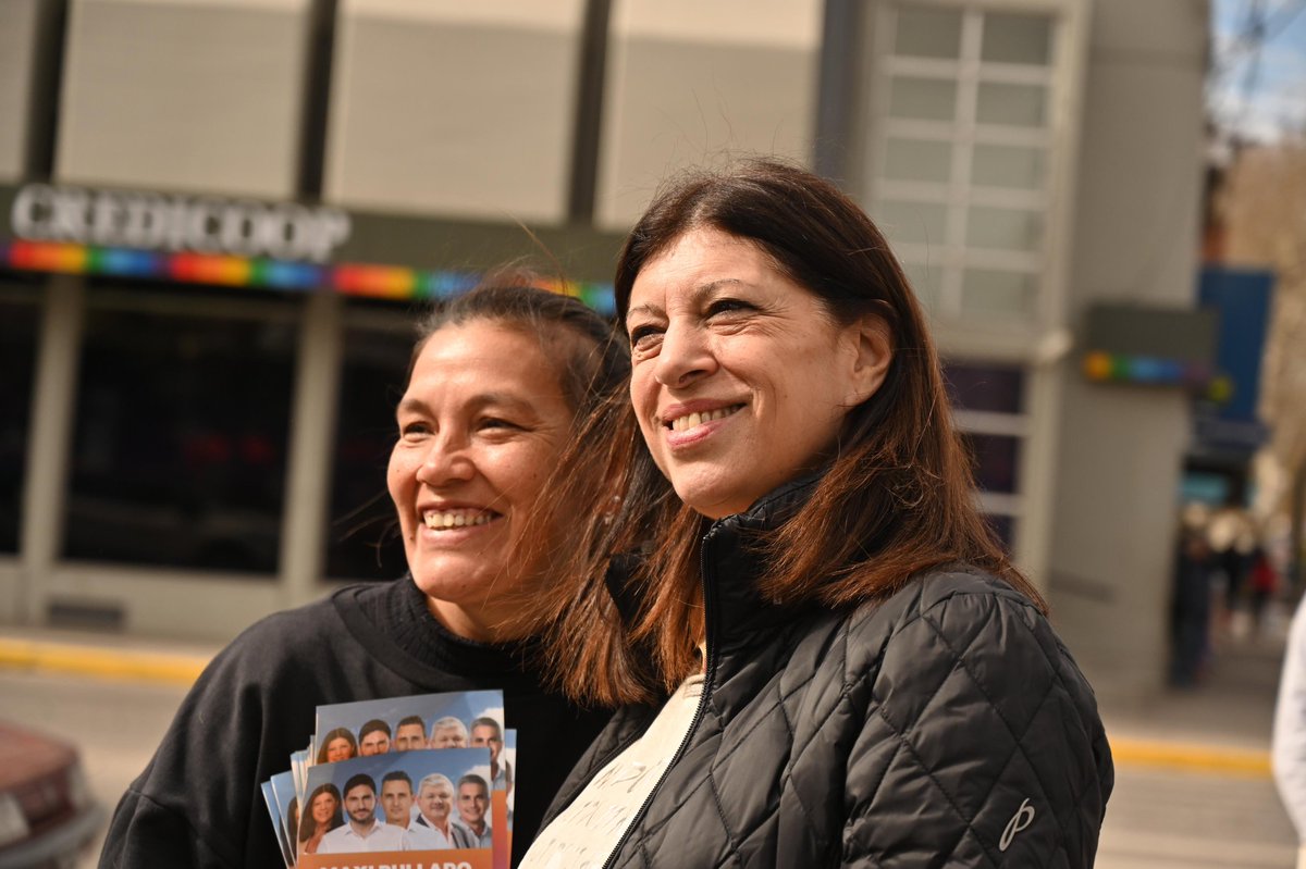 Caminar por Villa Gobernador Gálvez con <a href="/albertomricci/">Alberto Ricci</a> nos llena de orgullo y entusiasmo por el compromiso y la transformación que viene haciendo en la ciudad. En el gobierno de <a href="/maxipullaro/">Maximiliano Pullaro</a> y desde la legislatura con <a href="/Ciro6as/">Ciro Seisas</a> vamos a trabajar #Unidos para llegar con muchas más