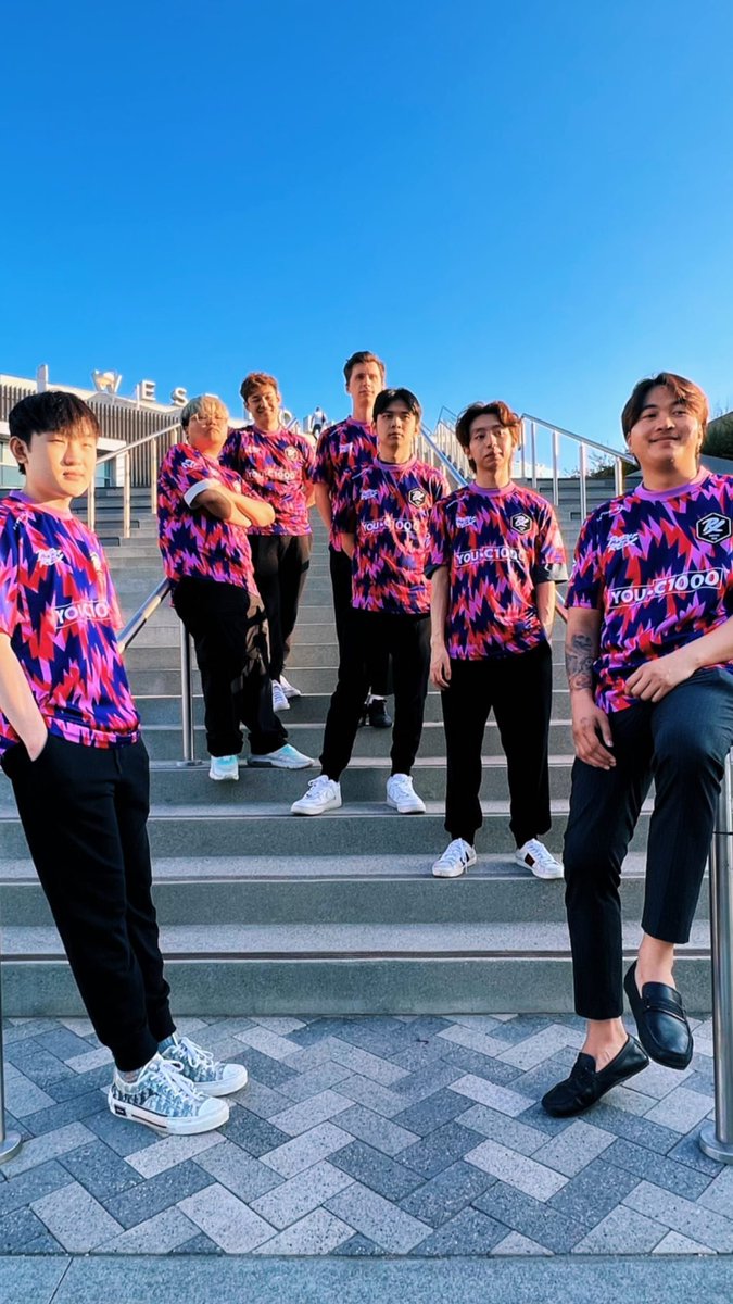 SometimeSomeJoy's tweet image. เหมือนได้กลิ่นว่าคืนนี้ #PaperRex จะได้แชมป์ 😁
#pprxteam #PRXWIN #WGAMING 
#VALORANTChampions