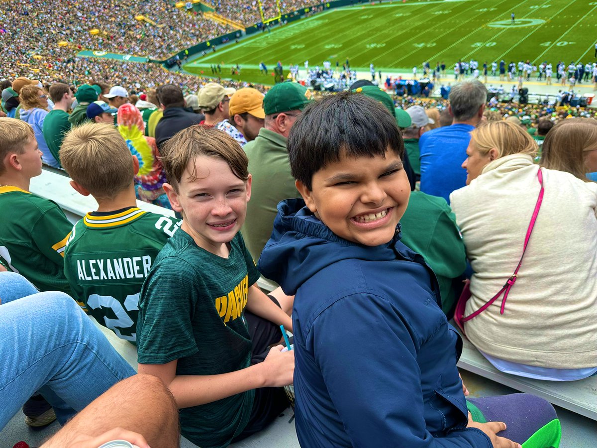 AmandaPitzo's tweet photo. #GetLoudLambeau https://t.co/5Lafr0UJwq