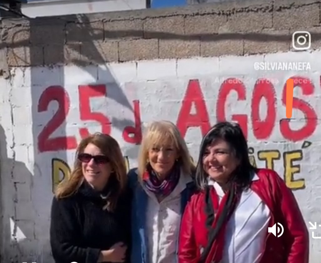yapuay's tweet photo. @SilviaNaneFA @Frente_Amplio @minesobaldia @CosseCarolina @Mario_Bergara Lindo día los 10 gatos locos que fueron a escucharlos no llegan a fin de mes y en esta foto hay más de 1.000.000 de pesos de salario pago por los montevideanos, dan vergüenza https://t.co/nz273gX2Uz