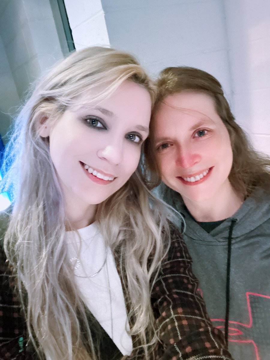 Tatskichu's tweet photo. Had to book an emergency flight home to see my mom. she’s been extremely sick and I’m not sure it’s getting better. Please send healing energies. 😞 I’m terribly tired. #life https://t.co/QxuWZuVmRF