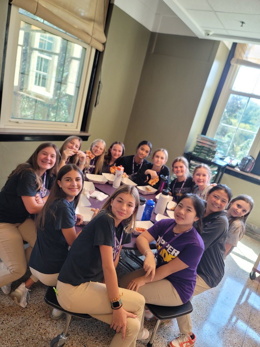 tyward01's tweet photo. Barrets' first ever 8th grade community building day was a success! Not only did we get donuts and pizza but we got to learn about our strengths and areas we can work on. We worked with peers who shared the same strengths as us and peers who shared different strengths. https://t.co/J1WFuzXxIM