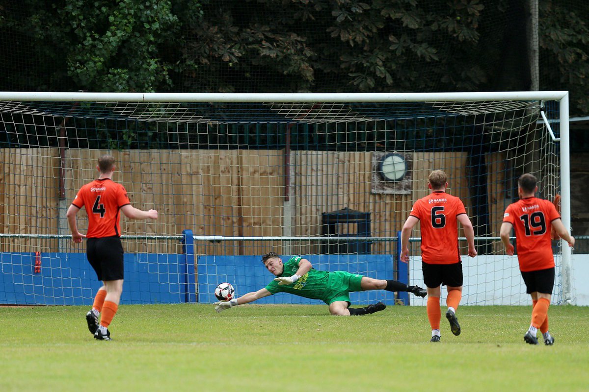 Wallingford and Crowmarsh FC tweet media
