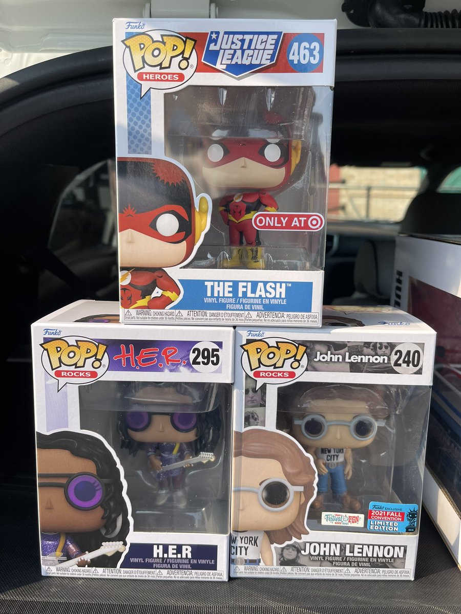 funkofinderz's tweet photo. A look at what's inside those $25 Mystery Bags at Funko Fun Fest. #FunkoFunFest #FunFest #Funko #Pop #FunkoPop #Collectibles #Toys #FunkoFinderz https://t.co/yXzsdxLSYF