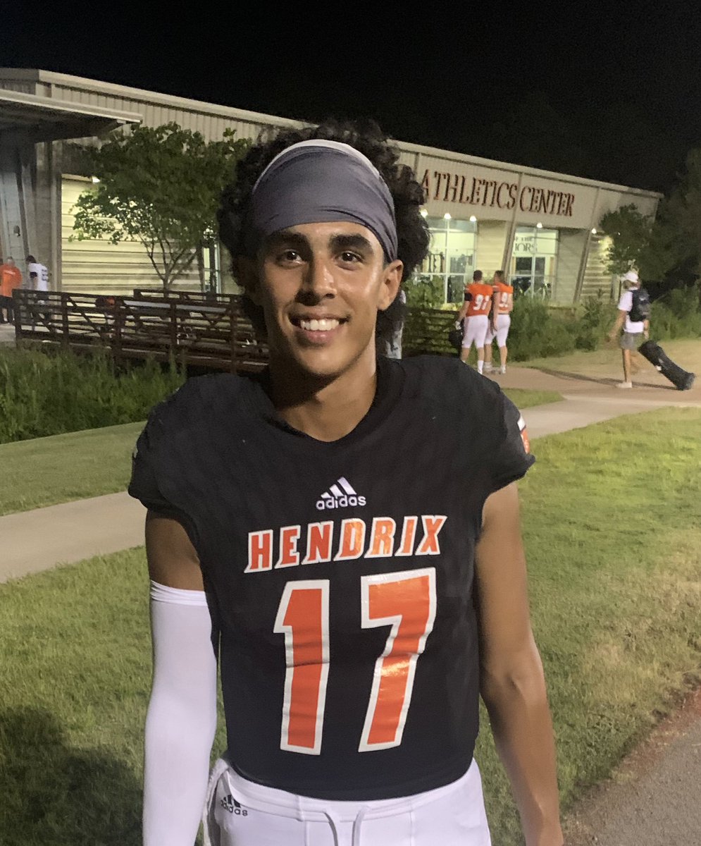 TexBigleagueBB's tweet photo. @HendrixFootball  Freshman QB @VictorJesusQBBB  had an outstanding night at during 1st College football. Showed  calmness and poise in pocket. Showed pocket presence with outstanding work in pocket to make completions.  @RussHeidiSLC #AllDayEverday https://t.co/MQRyjA5x5P