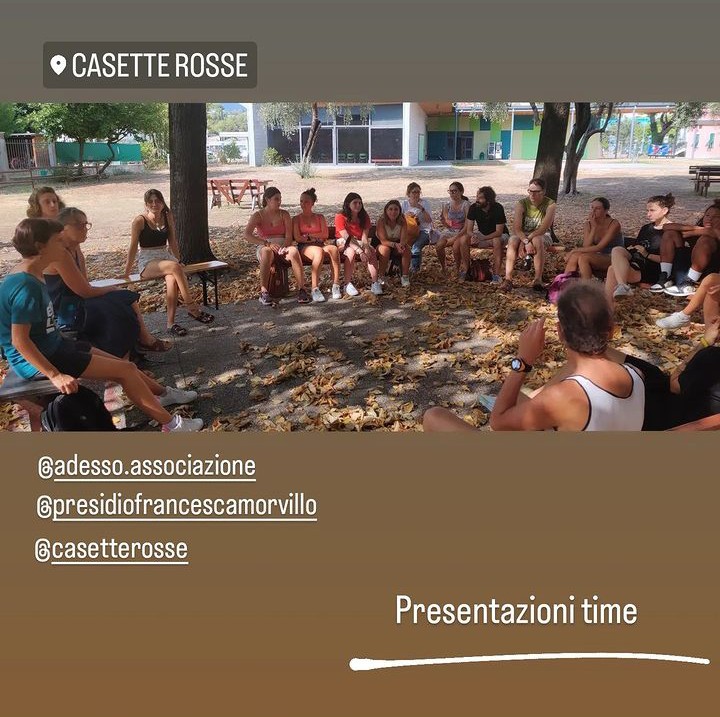 AD_eS_So's tweet photo. E abbiamo iniziato! I campisti sono tutti arrivati, i letti sono stati preparati, le magliette, le cartoline e i quaderni consegnati.
Ci siamo presentati e abbiamo dato degli indizi sulle cose meravigliose che faremo insieme!
#estateliberi #liberagenova #liberaliguria https://t.co/Tvkwi3UEfF