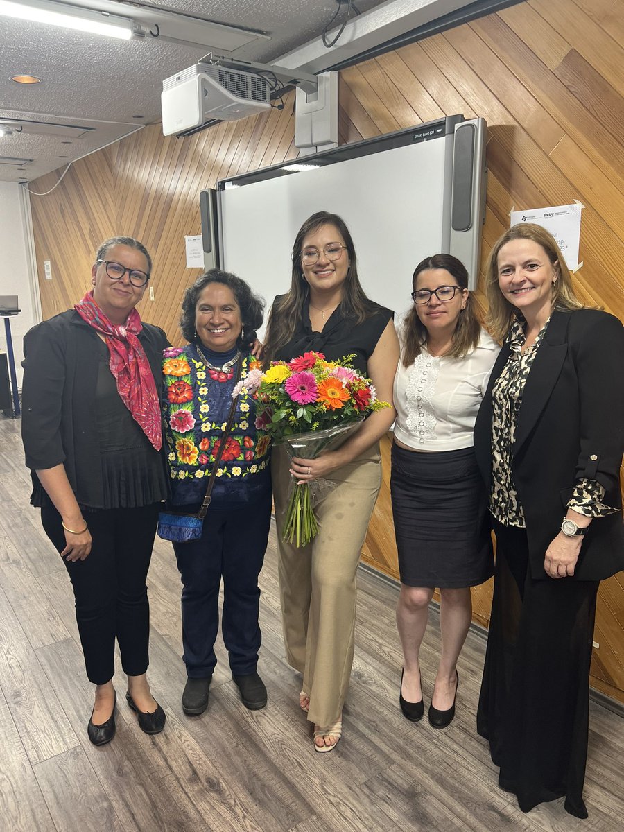 abonvecchioa's tweet photo. Felicidades Moni, Ari, Claudia y Oscar por sus excelentes defensas y todos con menciones honoríficas, orgullo INSP!! Qué continúen los éxitos!! @1CINyS https://t.co/CFelJVigAB