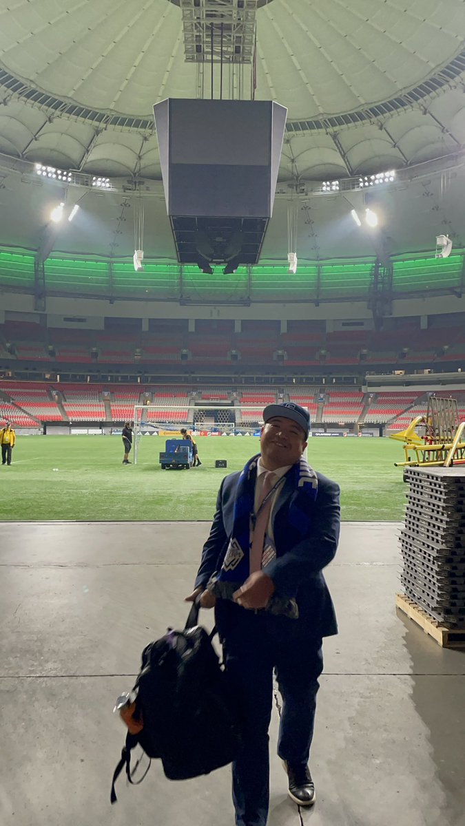 skaita16's tweet photo. Sometimes you just have to try on the old suit to see if it fits again 🤞🏼
And it finally did 🙏🏼🤜🏼🎤⚽️🌊2️⃣
#Announcer | #ChanceMoment | @wfc2 | @WhitecapsFC | @bcplace | @trevorlindenfit | #Fitness | #WFC2 | #VWFC https://t.co/TYl5Sdpkgt