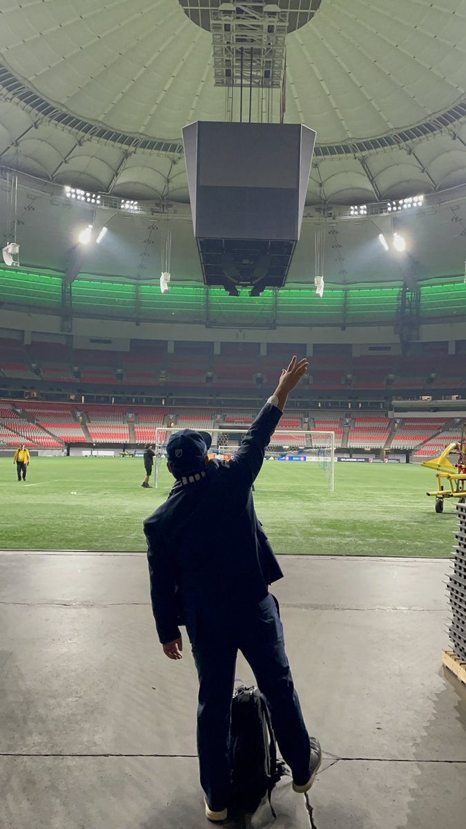 skaita16's tweet photo. Sometimes you just have to try on the old suit to see if it fits again 🤞🏼
And it finally did 🙏🏼🤜🏼🎤⚽️🌊2️⃣
#Announcer | #ChanceMoment | @wfc2 | @WhitecapsFC | @bcplace | @trevorlindenfit | #Fitness | #WFC2 | #VWFC https://t.co/TYl5Sdpkgt